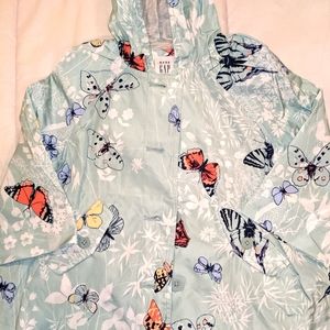 NEW GAP Butterfly Raincoat Size 2. Light blue background with white floral.